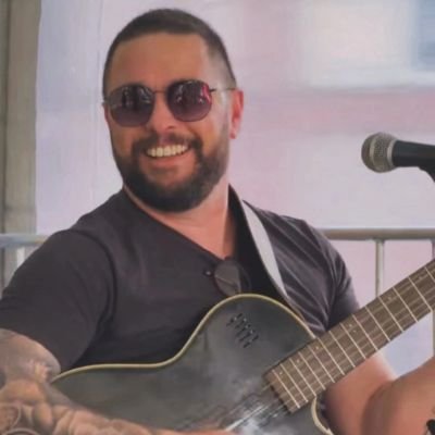 Doutorando em Música (UFRGS); Mestre em Educação Ambiental; Especialista em Educação; Bacharel em Música/Canto; Licenciado Música;