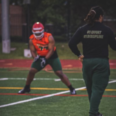 ‘26⭐️//6’5 320💯//T,G,C//1of1 //80 wingspan //@_Mp_football//HFC @Chris_cj_6//872-348-5890//play all 5 positions on the O-Line//10 1/2 hands