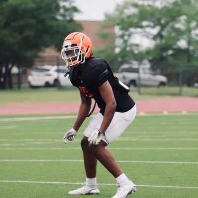 27🎓/Rockwall HS/6ft/40yds-4.85/OLB/205lbs https://t.co/eQrzvIptCu RoweDaBoat