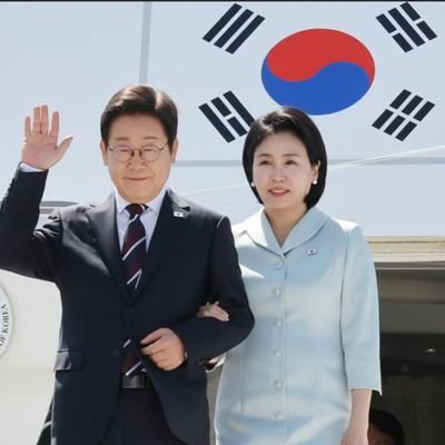 Luv_min_2's profile picture. 이제부터 🌸진짜 ㄷ ㅐ~한민국 🩵                            
president K-이재명
소중한🤗세계최고의 지도자👍~