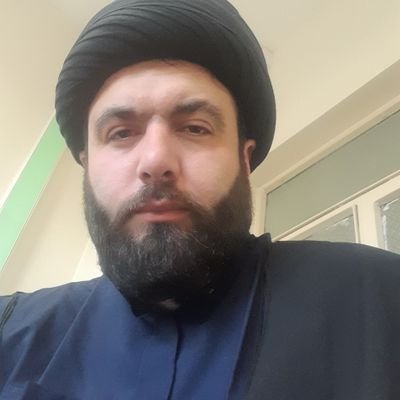 شاگردِ مکتبِ پدرم، فرزندِ مادرم، برادرِ برادرم، غمخوارِ وطنم و جانم فدای دین و کشورم