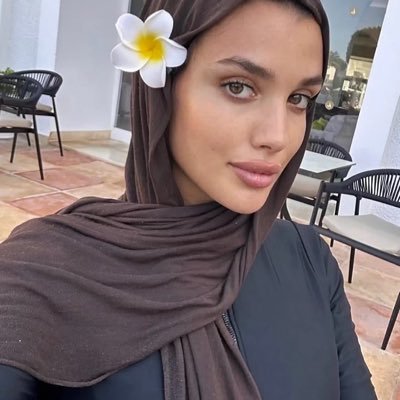 thatzfatima's profile picture. 🌸
