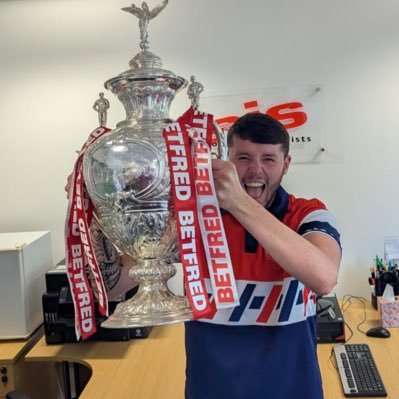 TheRobins2001's profile picture. 