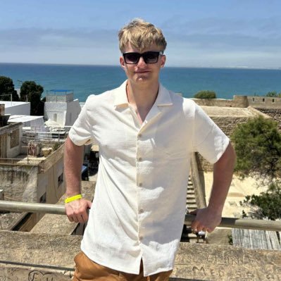 PiusUrbans's profile picture. 18 year old organic dropshipper & “youtuber”