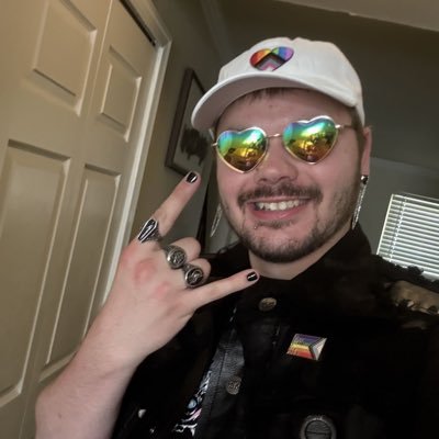 M25/He/Him-Pansexual/Demi bad bitch 🖤✨💅🤭. Love and acceptance for all 🖤