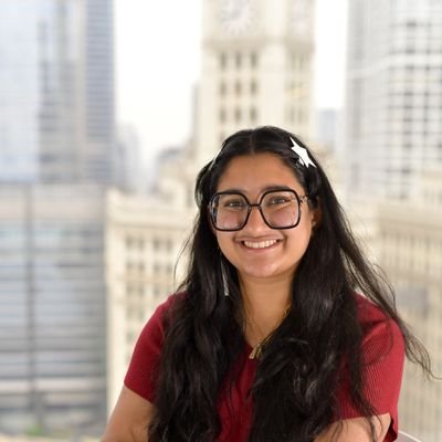 Assistant director of content, communications for Chicago Booth Advancement.