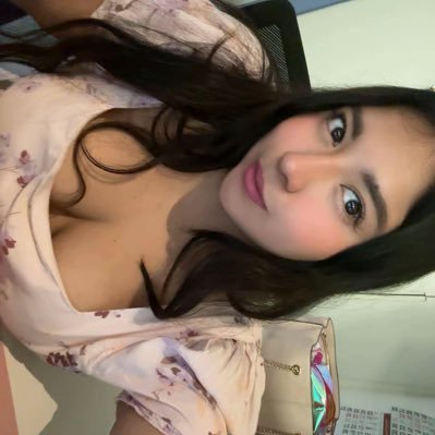 Calle como un civic, inteligente como un Tesla. 🦂💖 Soy mamá, profesionista y una vrg pa todo 🤠
