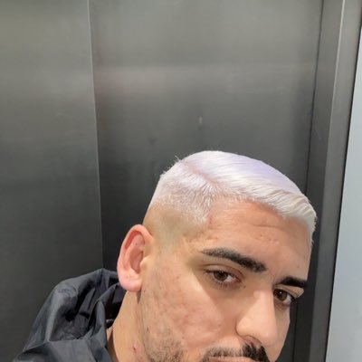@vMomooo_