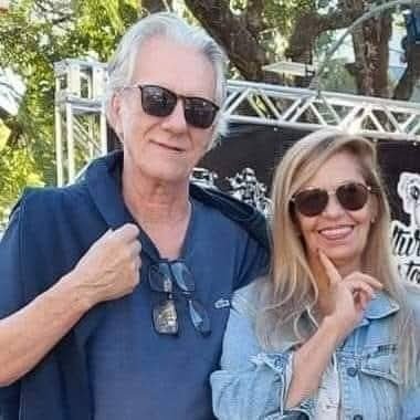 Ainda que ninguém veja,é na sinceridade que as pessoas brilham...
professora📚 de alfabetização de adultos e crianças.. que honra,que prazer !
🚩🚩♡♡🚩🚩