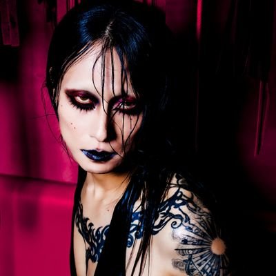 livi4n_'s profile picture. V系