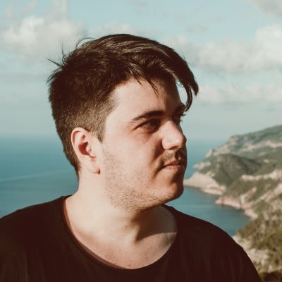 Músico. Enamorado de los sintetizadores y las guitarras. Aficionado al cine y a la fotografía. Encontrarás mi música en Bandcamp, Apple Music y Spotify. 🎧🎹🎸