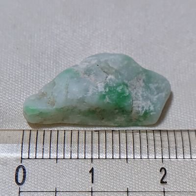 st_isikoro's profile picture. 2024年9月頃に糸魚川翡翠探しを始めた初心者🔰タイムラインのステキ翡翠を拝ませていただいております🙏
翡翠探し始めてからからまる一年、ちょいと大きめな翡翠さんに出会いたいな❗