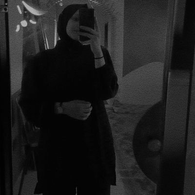 وبقينا برغم الي ما بينا اتنين أغراب.. 🩶🖤
3-ⱮΑᲧ || ΡH.AUG