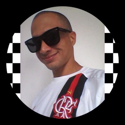 Desenhista (estilo copiador) não-formado 📗✍🏻 / Otaku 🥷 / Fanático por tokusatsus e cosplays 🤖🧝🏻♂️ / Amo rock e metal 🤟🏻😈 / Um nerd que ama futebol 🤓⚽