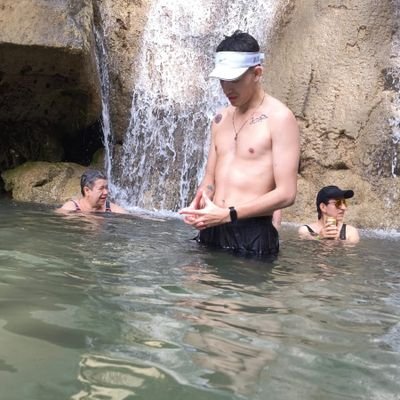 Apasionado por una calidad de vida sana y en búsqueda de lo que no se me a perdido pero me encanta 😈😈😈 Joven por los 23 años en Bucaramanga