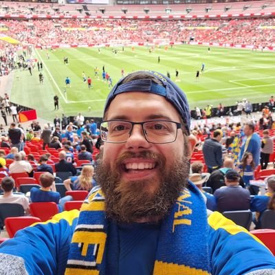 Husband and father. Follows AFC Wimbledon #AFCW. #swsg19 member. #ForeverNE #NEPats #BleedGreen #NHLBruins #DirtyWater #ForBoston