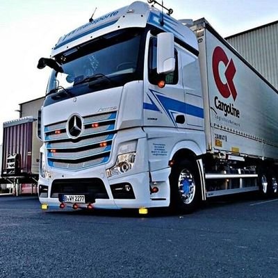 sdtc2e3JJG70208's profile picture. 