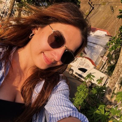 m odeia pq é invejosa, se fosse gostosa andava cmg