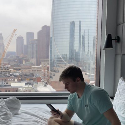 andrw0001's profile picture. Viral growth for consumer apps | 1x exit