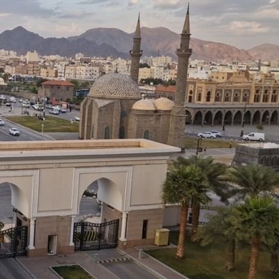 موظف / بكالوريوس إدارة أعمال جامعة طيبة / ارجو الله برحمته واخشاه لذنوبي ( رَبِّ اجْعَلْنِي مُقِيمَ الصَّلاَةِ وَمِن ذُرِّيَّتِي رَبَّنَا وَتَقَبَّلْ دُعَاء )
