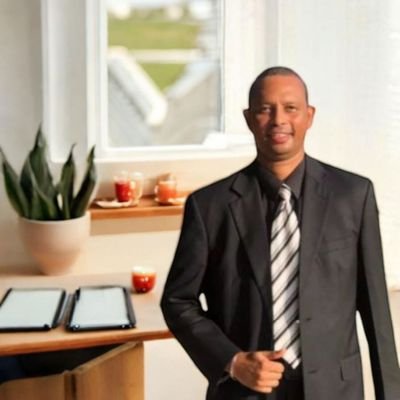 🏠Asesor inmobiliario | Conectando personas con su lugar ideal
📍Ciudad de Panamá
🔑 Experto en compra,venta y alquiler de propiedades
🤝 Atención personal
