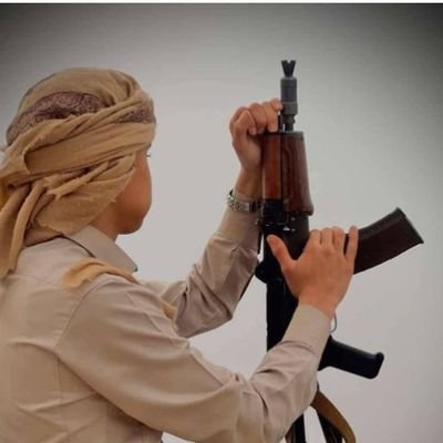 عشت حراً كريماً...
ومت شهيدا مضرجا بالكرامة....!!!...
الجمهورية اليمنية 🇾🇪