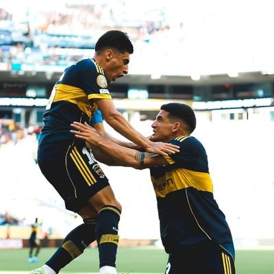 Boca y Everton
//
ps: @daanteEFC// dybalista y bostero como toda persona q sabe // fundamentalista del vodka y db //poco serio