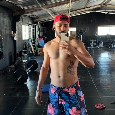 asaff131's profile picture. Love is the way 💚