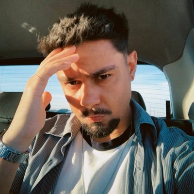antes que me falem de sororiedade vá a merda, o mundo é uma batalha, seja homem ou seja mulher quem pisar no meu caminho vai morrer vai arder no fogo do inferno