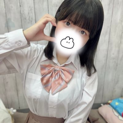秋葉原『みるきーろりっく(@milky_rolik )』の おもち です (ˆ꜆ . ̫ . ) 145cm🧍🏻♀️好きなもの🫱🏻フルーツ・ゲーム・映画(ホラー)・音楽etc.🤍 ご予約はDM、お電話またはHPから💌 たくさん甘えに来てね🎶