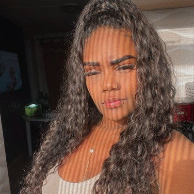 _AnnaSantoos10's profile picture. Bença, seu Rubens! 😇