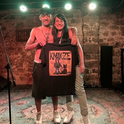 kmikze333's profile picture. 369