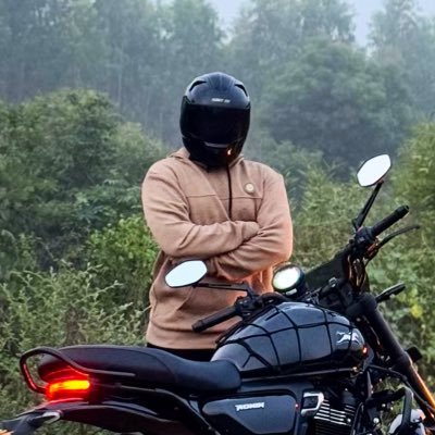 sashabra_'s profile picture. engulfed in void.