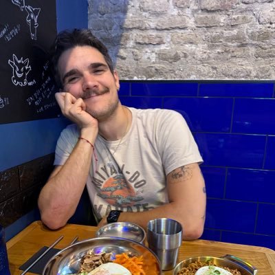 Ingeniero de Software. Profesor. Hobbit. 🗺🎒🇪🇸🇦🇩🇮🇹🇻🇦🇵🇱🇲🇦🇬🇧🏴🇳🇱🇵🇹🇦🇹🇭🇺🇦🇱🇫🇷🇷🇴🇩🇪