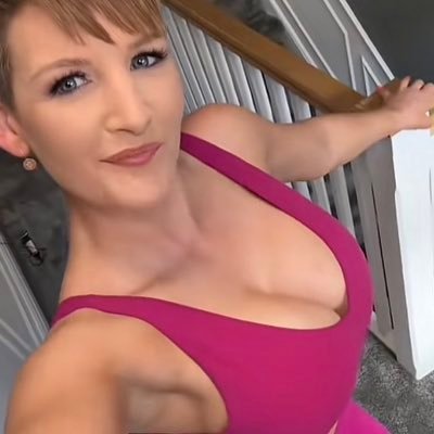 NikkeBella29002's profile picture. 