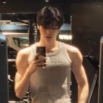【𝙿𝙰𝚁𝙾𝙳𝚈 / 2001】 He looks like deep water who's gonna bring you to 𝙝𝙚𝙖𝙫𝙚𝙣┊Jung — Sungchan will take you there.