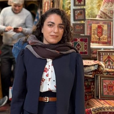 mozhy_76's profile picture. می آید هر که باید آید🌊

معمار مملکت