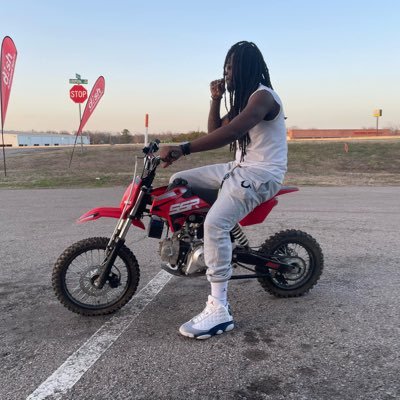 💈Licensed Texas Barber✂️ Mobile Barber 💈Groovin till the 🌍 stop movin 💙🏁
