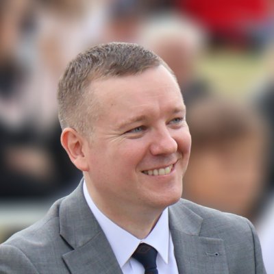 Pracownik samorządowy z wschodniej części województwa mazowieckiego.