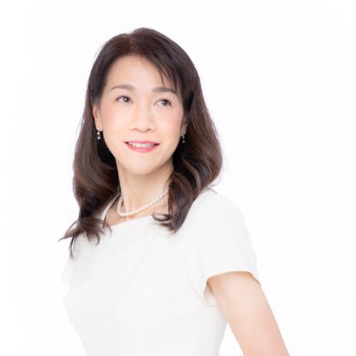 グローバル企業で25年の経験×アラン・コーエン氏認定ホリスティックライフコーチ。『お金に愛を見いだそう』をテーマに発信しています✨ お金も愛も全て人との繋がりから!これからの激動の時代を軽やかにしなやかに最高の仲間と一緒に世界を目指しましょう。 @shoko_lifecoach