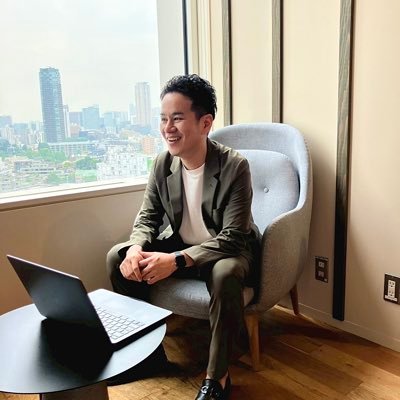 株式会社Marvel代表取締役 / キャリア支援事業、不動産賃貸仲介の営業代行事業、IT系や建設系企業の業務支援を行う / 一橋大学卒業後、新卒で鹿島建設に入社 / 会社員をやる一方、23歳から独立の準備を始め、28歳で起業 / 起業の体験の中で得た知見や、実績のある経営者から学んだことを発信します!