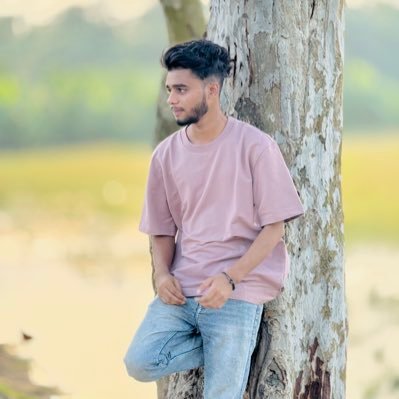 rayhane64510797's profile picture. If I were not a human, I would become the sky, I would cry under the pretext of rain 🖤