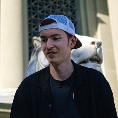 22yo || Albertville || Etudiant en Management du Sport
Twitch : https://t.co/MeISeF4syd
LOL Manager For : @lausanneesports PRM2