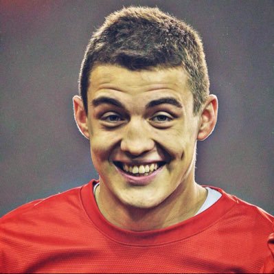 neb_ahh's profile picture. Living The day as it passes by…🤲