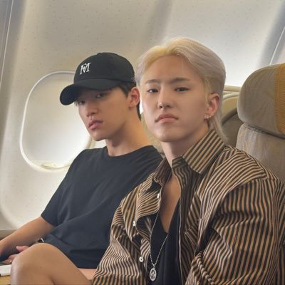 seventeen carat stan account of a thirty something pocket sized queer | occasional rihanna navy (mainly cos she refuses to release new “rihanna” music)