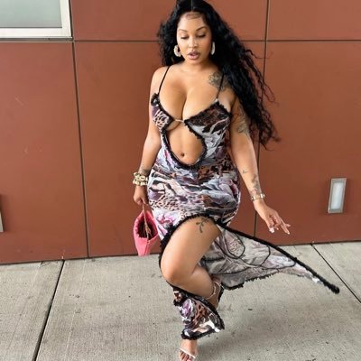 Single lady every since i sent my man a divorce letter because he was caught cheating on me with a best friend of mine 💔so am here searching for the right man