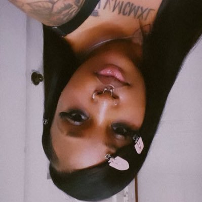 FwPoohbear's profile picture. Girls typa girl 👩🏿‍❤️‍💋‍👩🏾🌻