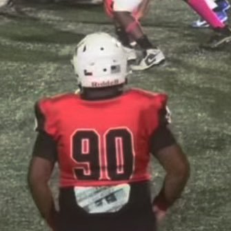 5’10 Bench: 210 Squat: 320 C/0:29 POS: DT, Longsnapper