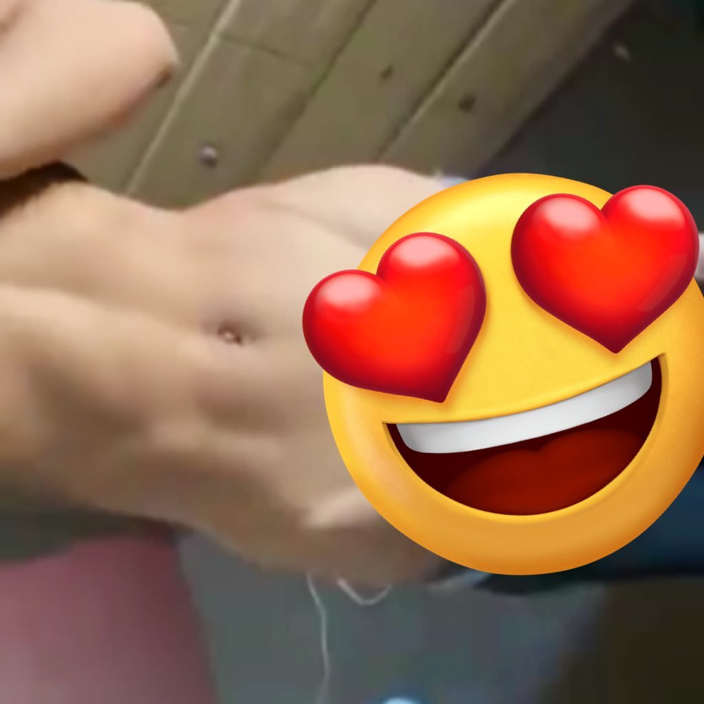 hmu for some content 19/m and 28/f. only a 9 year age difference