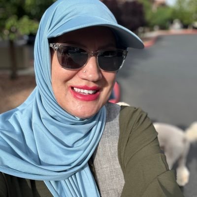 aliainabq's profile picture. 